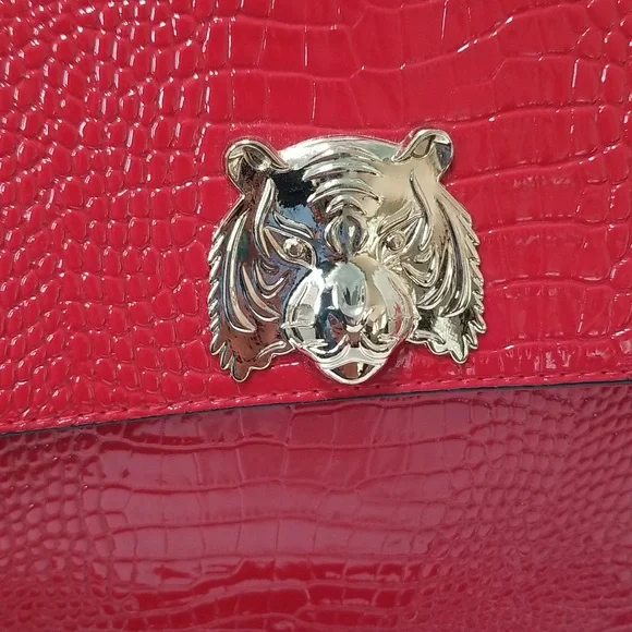 Red Handbag with Straps, Crocodile Pattern, Tiger Head Design Snap Closure NWOT - Picture 6 of 13